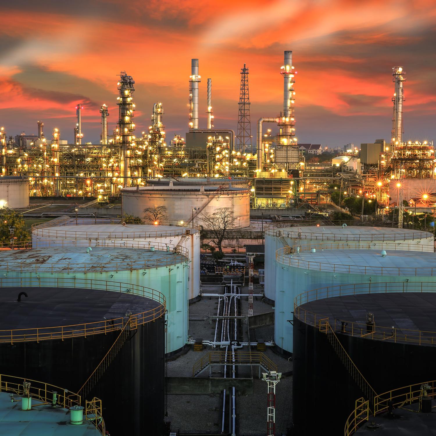 Photo of an oil refinery.